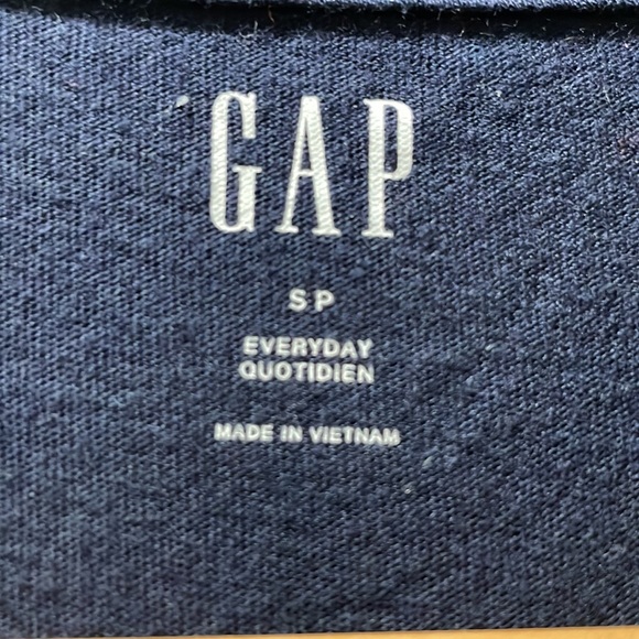 Gap t-shirt - Picture 2 of 3